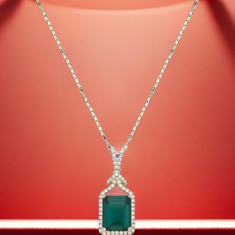 emerald pendant necklace