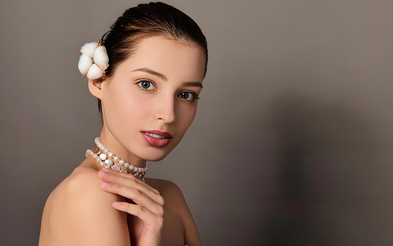 Wearing Your Pearl Necklace2